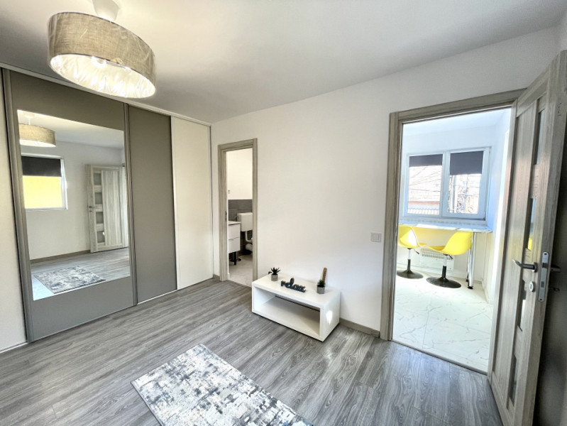 APARTAMENT CU 2 CAMERE, ZONA PIATA 1 MAI