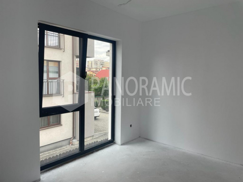 CASA TIP DUPLEX, INTRE LACURI