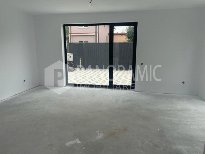 CASA TIP DUPLEX, INTRE LACURI