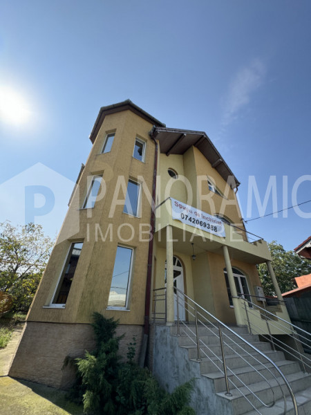 CASA INDIVIDUALĂ CU 9 CAMERE PENTRU BIROURI/FIRMĂ - ÎNTRE LACURI / AUREL VLAICU