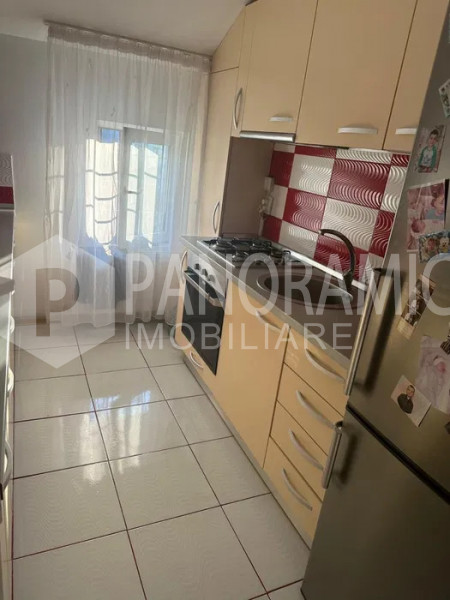 APARTAMENT CU 2 DORMITOARE PE 2 NIVELE  - MĂNĂȘTUR TAZLĂU