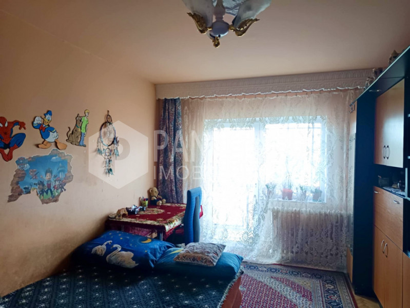APARTAMENT 4 CAMERE, ZONA MICRO 17