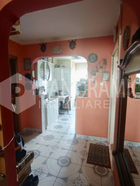 APARTAMENT 4 CAMERE, ZONA MICRO 17