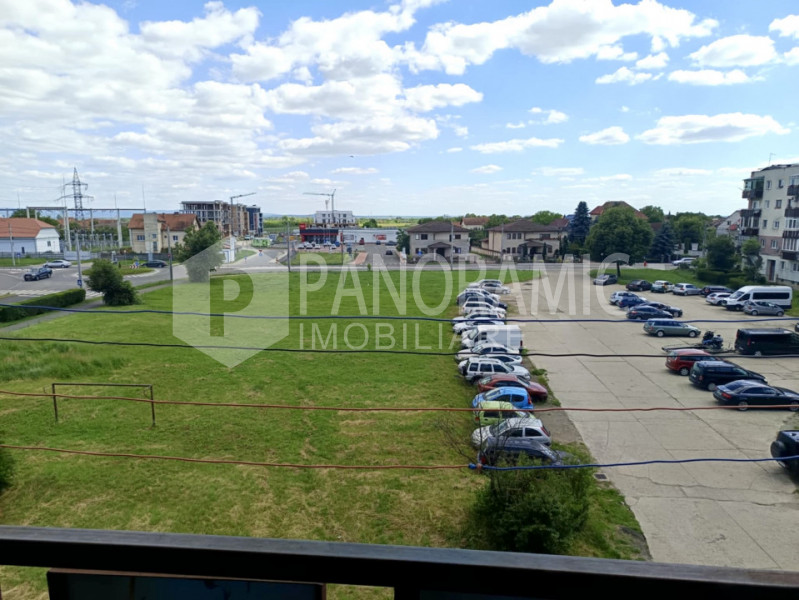 APARTAMENT 4 CAMERE, ZONA MICRO 17