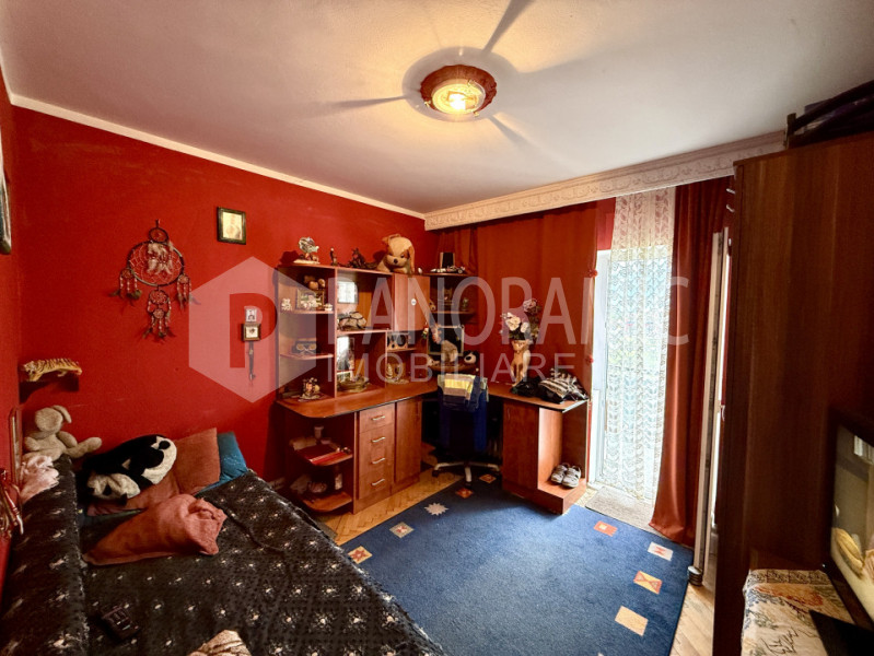 APARTAMENT 4 CAMERE, ZONA MICRO 17