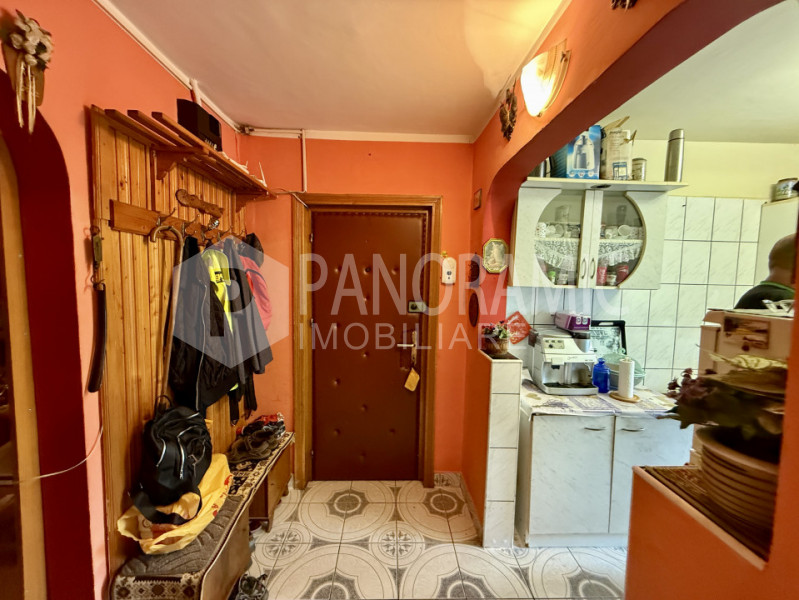 APARTAMENT 4 CAMERE, ZONA MICRO 17