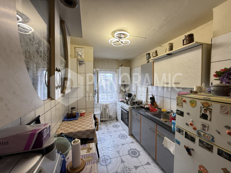 APARTAMENT 4 CAMERE, ZONA MICRO 17