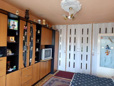 APARTAMENT 4 CAMERE, ZONA MICRO 17