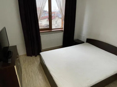 Apartament cu 2 camere semidecomandate - Bună Ziua
