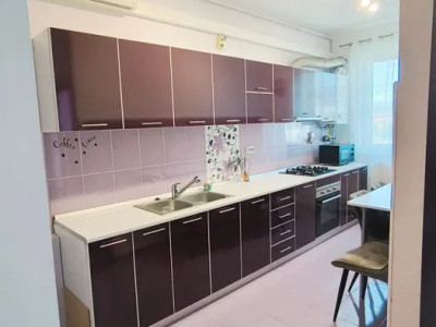 APARTAMENT CU 3 CAMERE SEMIDECOMANDATE, STADIONULUI, FLORESTI