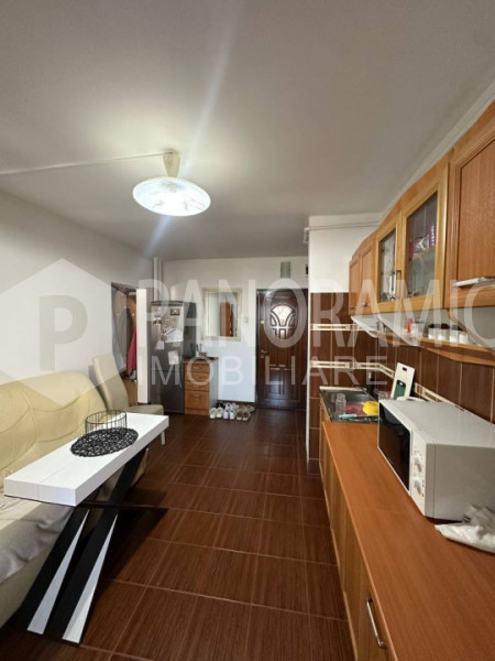 APARTAMENT CU 2 CAMERE, MANASTUR, IZLAZULUI