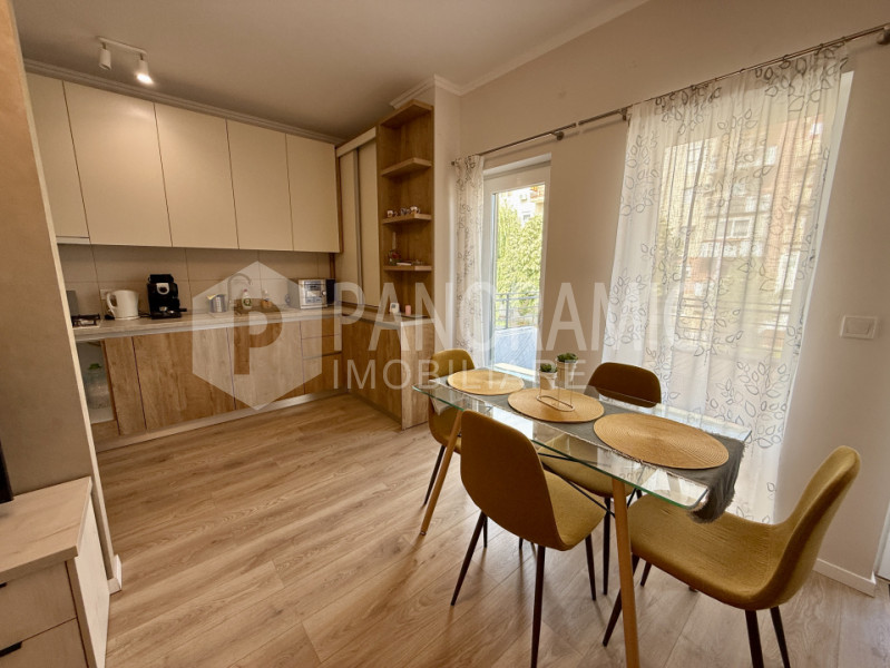 3 Camere, Micro 17
