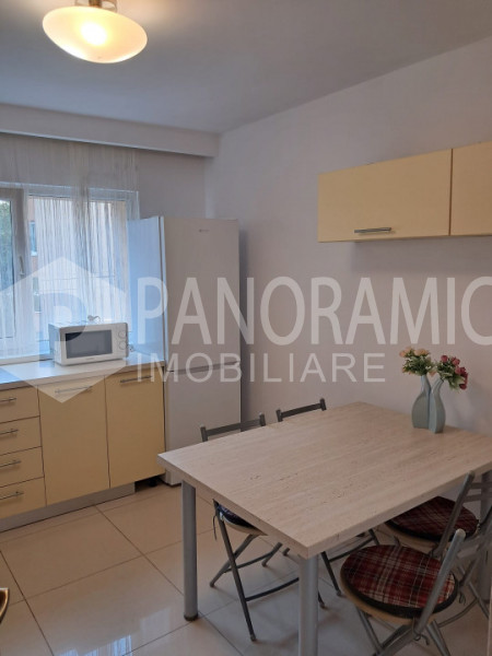 Apartament cu 3 camere (2 dormitoare) - strada Aurel Vlaicu, Mărăști