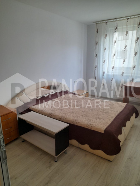 Apartament cu 3 camere (2 dormitoare) - Strada Rodnei