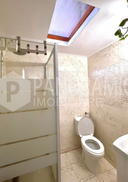 Apartament cu 3 camere (2 dormitoare) - strada Ploiești
