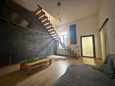 Apartament cu 3 camere (2 dormitoare) - strada Ploiești