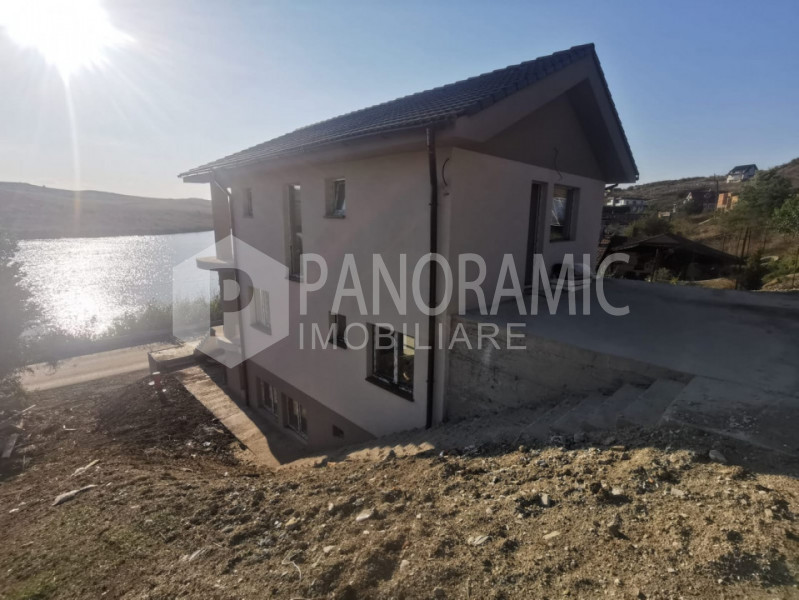 Casă individuală cu vedere la lac - Chinteni