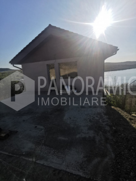 Casă individuală cu vedere la lac - Chinteni