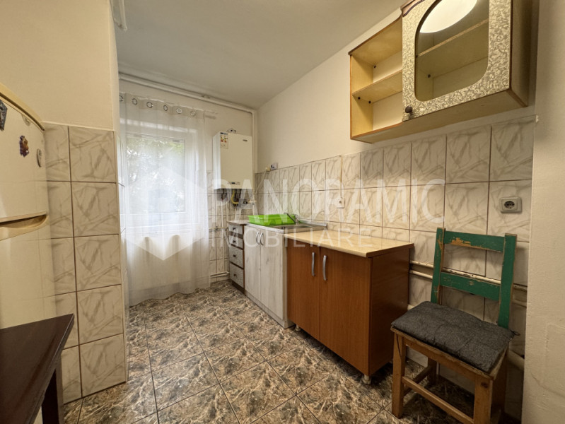 Apartament cu 3 camere semidecomandate - Grigorescu