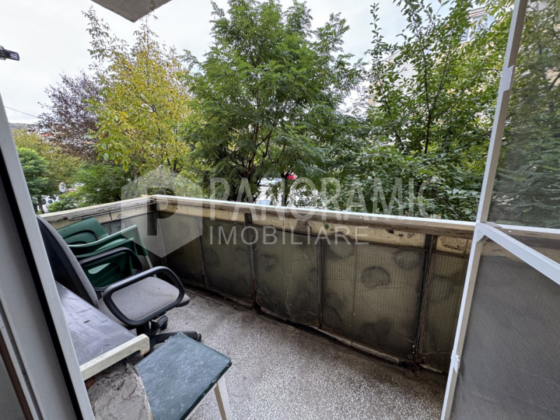 Apartament cu 3 camere semidecomandate - Grigorescu