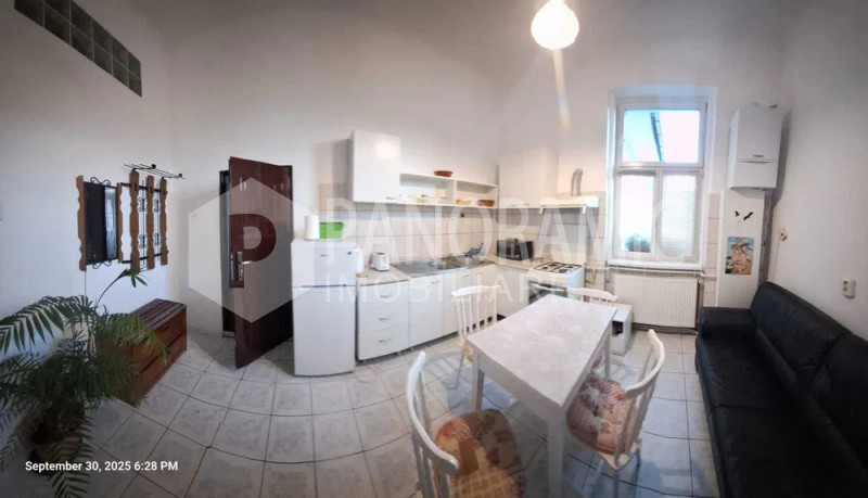 Apartament cu 3 camere -Centru