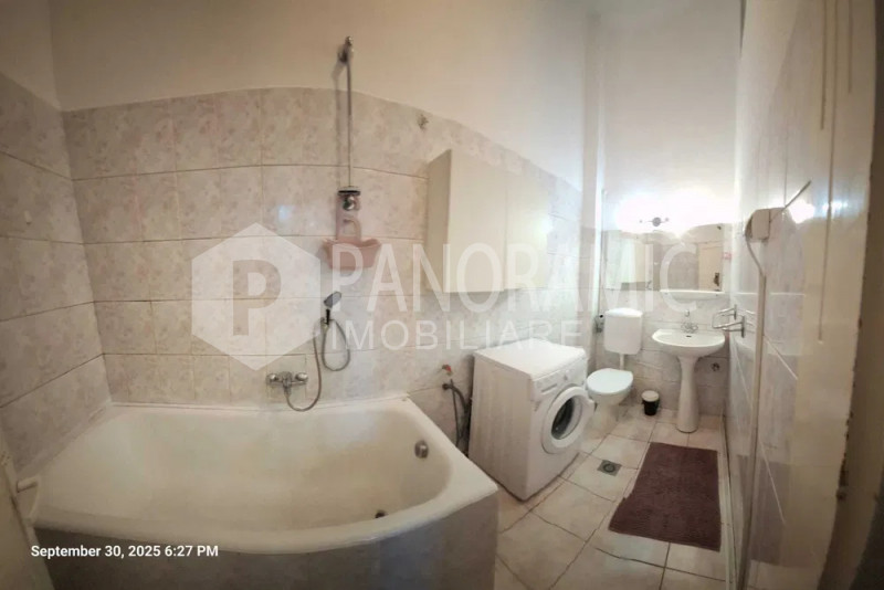 Apartament cu 3 camere -Centru