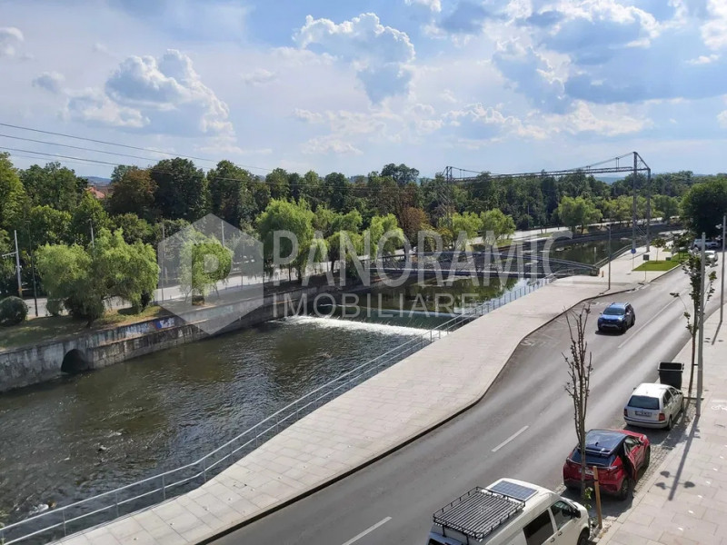 Apartament cu 3 camere - Gruia / Zona Centrală