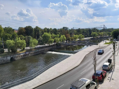 Apartament cu 3 camere - Gruia / Zona Centrală