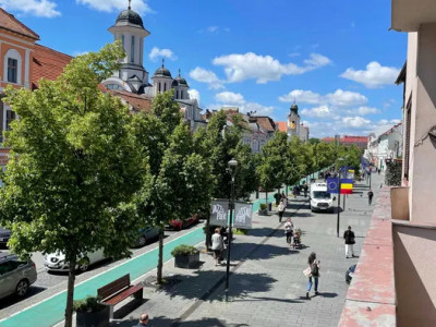 Apartament cu 4 camere - Ultracentral / Bulevardul Eroilor