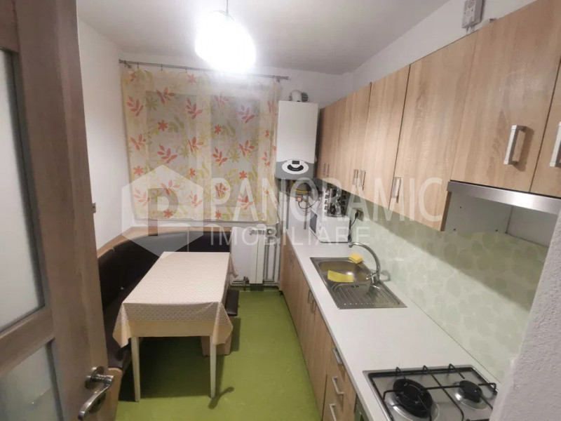 Apartament cu 2 camere - Semicentral
