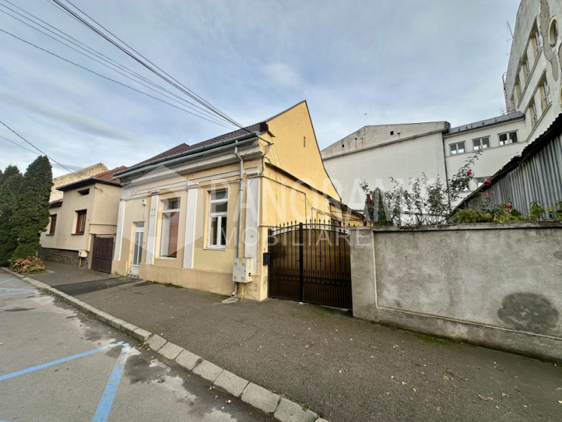 Casă / Spațiu, Zonă Semicentrala