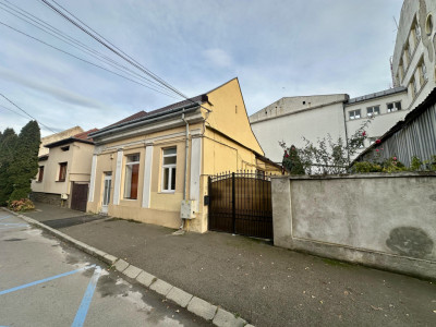 Casă / Spațiu, Zonă Semicentrala