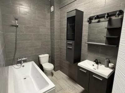 Apartament cu 3 camere - Florești!