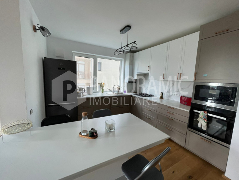 Apartament cu 4 camere - Europa