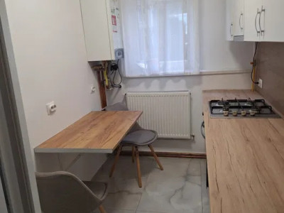 Apartament cu 2 camere! Centru!