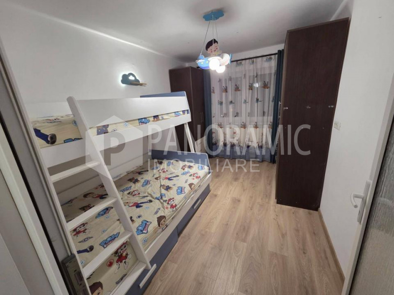Apartament cu 3 camere -MĂNĂȘTUR