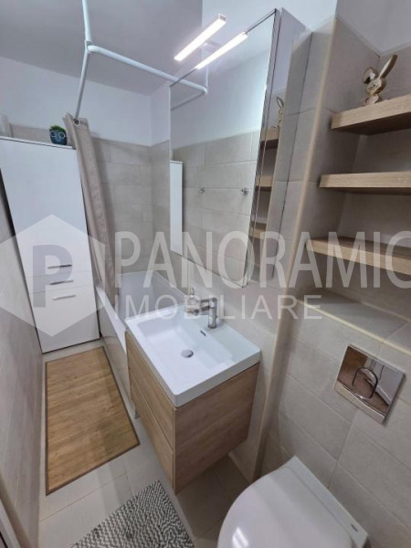 Apartament cu 3 camere -MĂNĂȘTUR