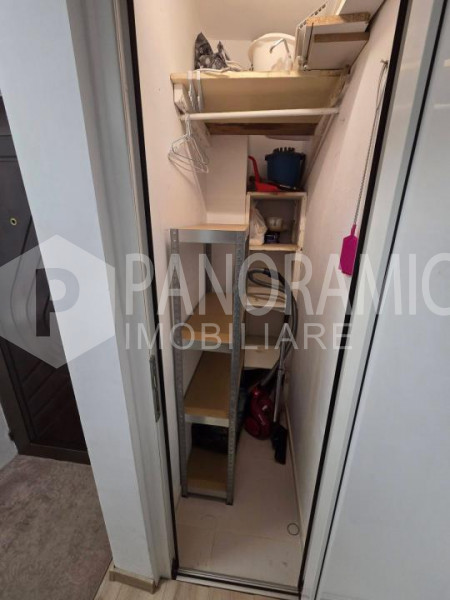 Apartament cu 3 camere -MĂNĂȘTUR