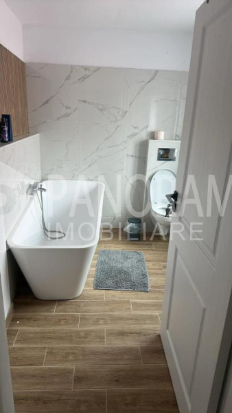 Casă de închiriat cu 5 camere-Baciu