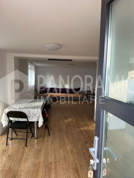 Casă de închiriat cu 5 camere-Baciu