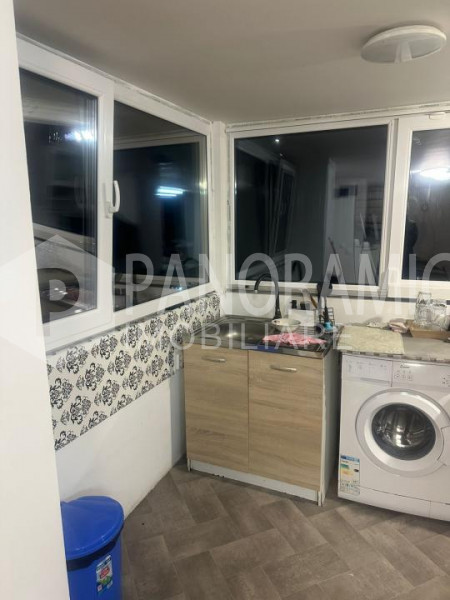 Casă de închiriat cu 5 camere-Baciu