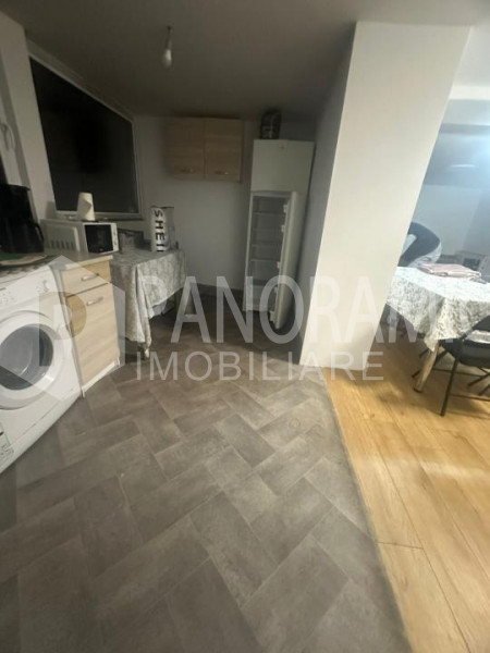 Casă de închiriat cu 5 camere-Baciu