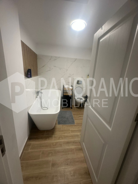 Casă de închiriat cu 5 camere-Baciu