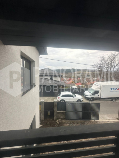 Casă de închiriat cu 5 camere-Baciu