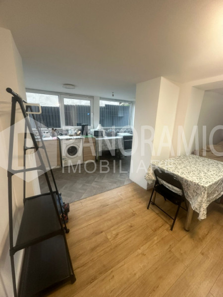 Casă de închiriat cu 5 camere-Baciu