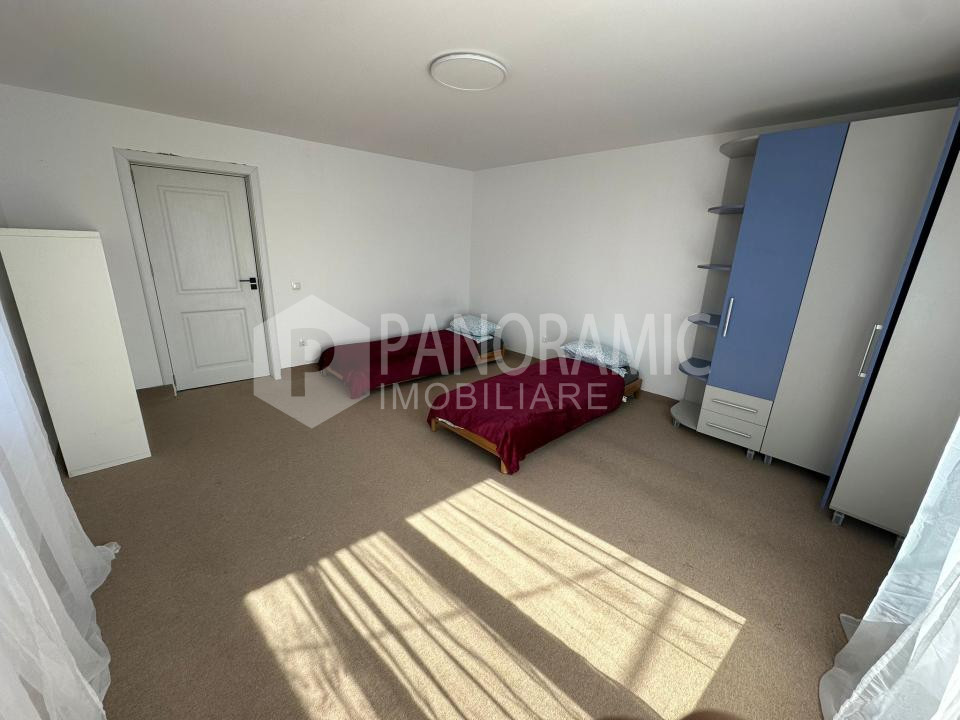 Casă de închiriat cu 5 camere-Baciu