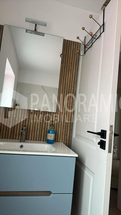 Casă de închiriat cu 5 camere-Baciu