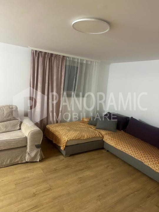 Casă de închiriat cu 5 camere-Baciu