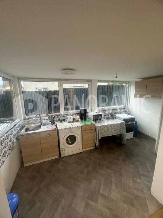 Casă de închiriat cu 5 camere-Baciu