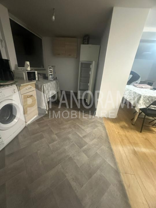 Casă de închiriat cu 5 camere-Baciu